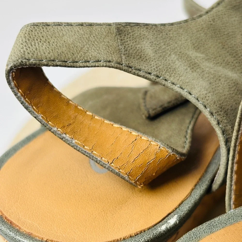 Clarks Women's‎ 9.5 Miami Beach Green Wedge Sandals Leather Embelished Cork